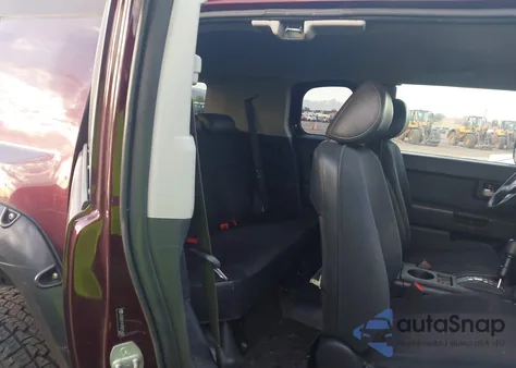 2007 Toyota Fj Cruiser from USA, damaged, VIN JTEBU11F470071603